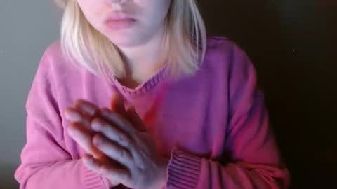 Leyla online show from February 19, 7:04 am