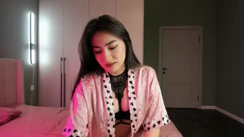 Snapshot of leyla_play chatting on February 22, 3:18 am Leyla Play online show from February 22, 3:18 am
