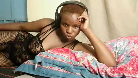 leylacuty13 online show from April 16, 9:39 pm