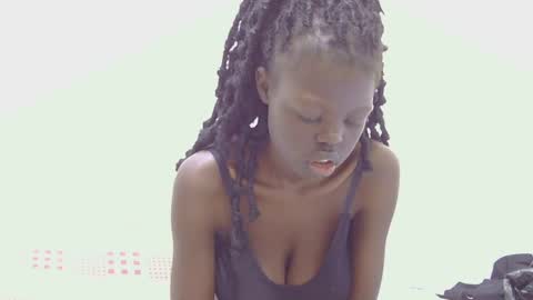 laylani69 online show from August 5, 6:16 am