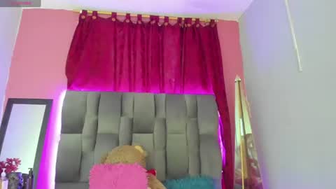 Snapshot of leylastras chatting on December 6, 10:41 pm leylastras latina girl slim colombia girlfriends play and pussy lesbians online show from December 6, 10:41 pm