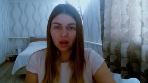 Snapshot of li_lit chatting on February 19, 6:20 am li_lit online show from February 19, 6:20 am