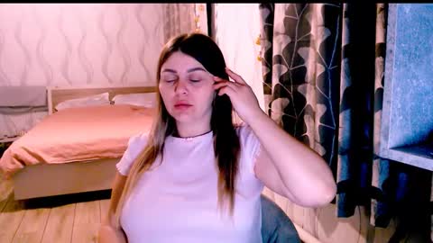 Snapshot of li_lit chatting on March 1, 7:05 pm li_lit online show from March 1, 7:05 pm