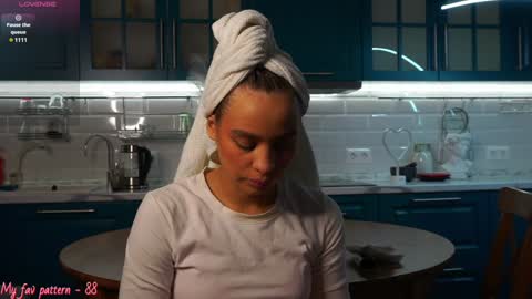 Hey Im Alexa  tg online show from December 24, 11:49 am