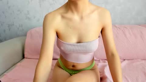 Snapshot of lia1243756 chatting on September 27, 7:46 am LEANNAA online show from September 27, 7:46 am