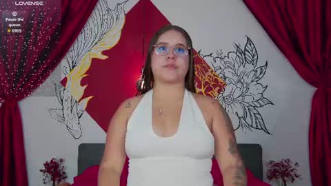 Snapshot of lia_avalon chatting on July 1, 11:45 am Lia Avalon online show from July 1, 11:45 am