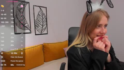 Snapshot of lia_candy_ chatting on April 30, 3:13 am Lia online show from April 30, 3:13 am