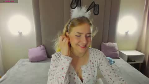 lia_candyyy online show from July 10, 1:43 am