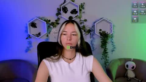 Snapshot of lia_dream_ chatting on July 3, 8:32 am lia_dream_ online show from July 3, 8:32 am