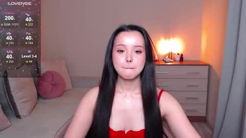 Snapshot of lia_hetty chatting on December 21, 5:42 pm L I A online show from December 21, 5:42 pm