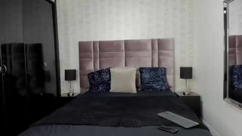 Snapshot of lia_johnnson chatting on December 18, 5:57 am Lia online show from December 18, 5:57 am