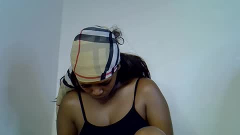 lia online show from November 25, 4:07 pm