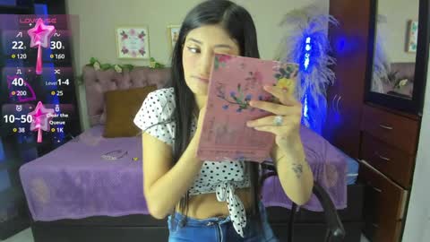 lia online show from December 13, 8:04 pm