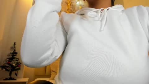 lia_mariana online show from December 13, 9:20 pm