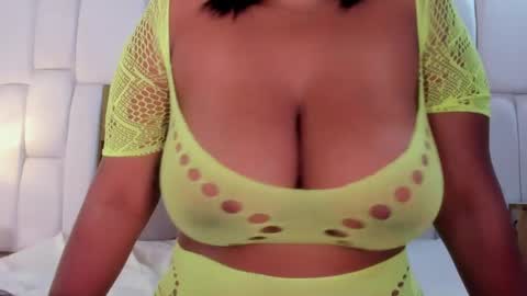 lia_mariana online show from April 7, 6:47 am