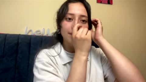 Little Queen Lia  online show from March 8, 8:23 pm