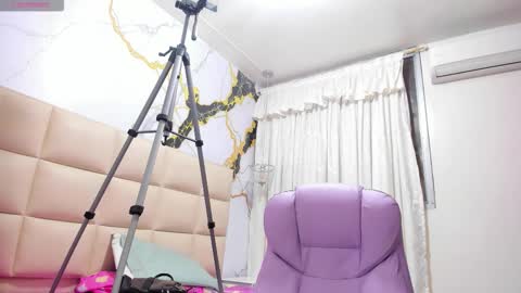 Snapshot of lia_sexx1 chatting on February 20, 12:16 pm Lia online show from February 20, 12:16 pm