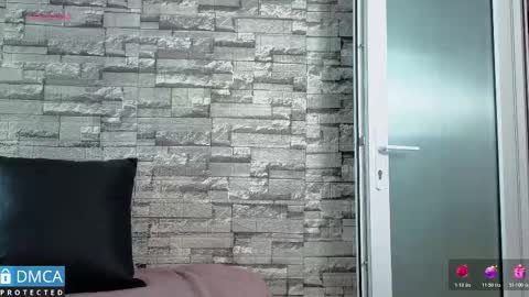 Snapshot of lia_summer1 chatting on January 17, 6:44 pm lia summer1 online show from January 17, 6:44 pm