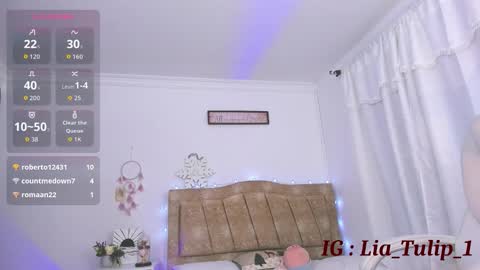 lia sandoval  online show from September 16, 2:29 pm