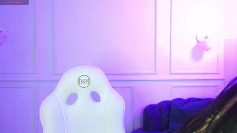 Snapshot of lia_velez_ chatting on April 19, 3:28 am LIA online show from April 19, 3:28 am