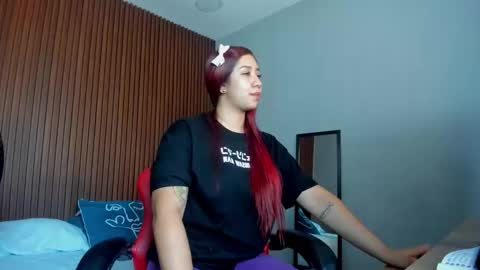 lia_violetta online show from December 2, 9:10 pm