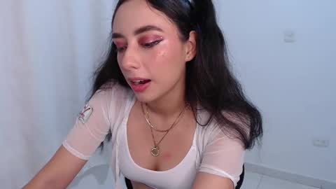   lia  online show from May 18, 3:24 am