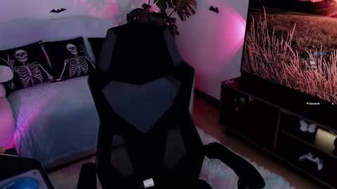 Liaa  online show from October 12, 10:31 pm