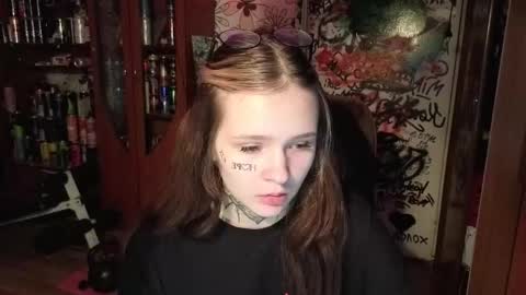 Snapshot of liaaa_li chatting on October 18, 3:35 pm liaaa_li online show from October 18, 3:35 pm