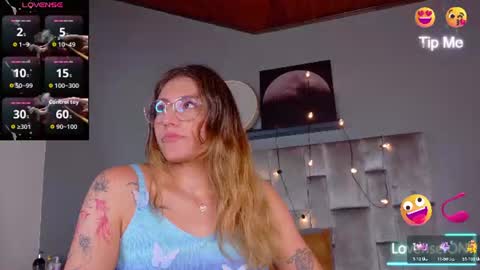 Snapshot of liaamoretti__ chatting on July 14, 10:21 am L I A online show from July 14, 10:21 am