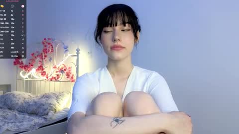Lia  online show from September 20, 8:10 pm
