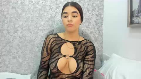 liah_evanss online show from November 19, 12:27 pm