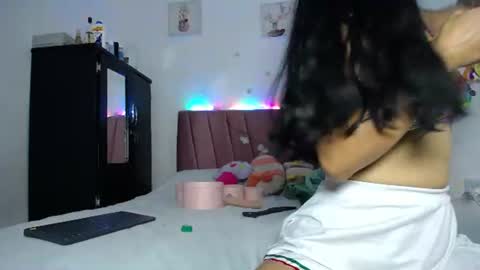 Snapshot of liahdiaz_ chatting on July 1, 2:07 pm liahdiaz_ online show from July 1, 2:07 pm