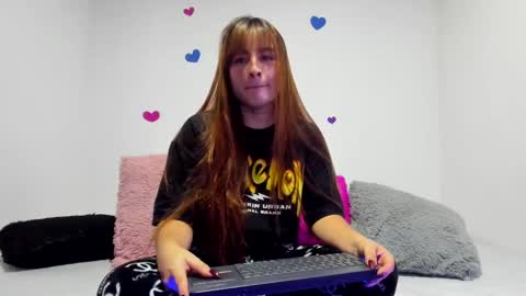 Liah Ferrer online show from October 17, 8:33 pm