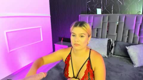 Snapshot of liahfontaine chatting on October 29, 11:23 am Liah Fontaine online show from October 29, 11:23 am