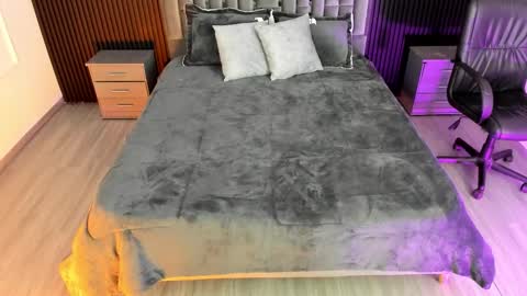 Snapshot of liahfontaine chatting on November 10, 11:31 am Liah Fontaine online show from November 10, 11:31 am