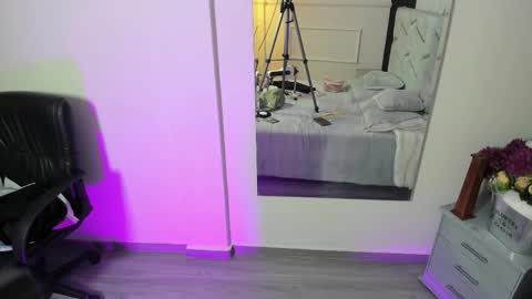 Snapshot of liahfontaine chatting on December 2, 11:48 am Liah Fontaine online show from December 2, 11:48 am