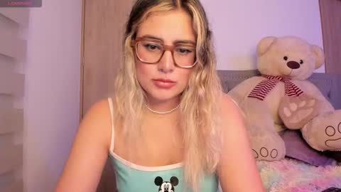 Snapshot of liahkimi chatting on October 6, 10:51 pm Lia online show from October 6, 10:51 pm