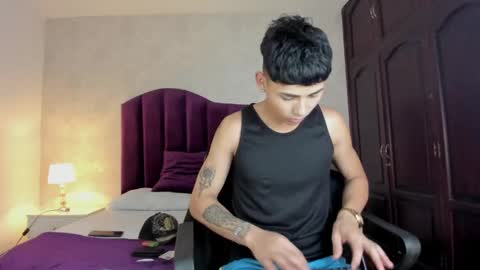 Snapshot of liam_adamms chatting on June 2, 2:52 pm Liam Adamms online show from June 2, 2:52 pm
