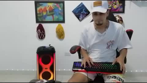 Andres online show from December 3, 9:24 pm