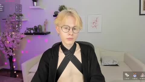 LIAM online show from April 30, 5:36 am