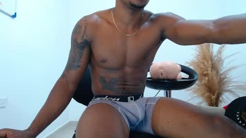 liam_bolt online show from April 8, 10:10 pm