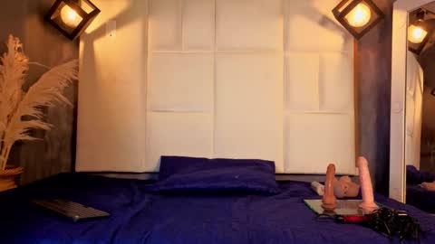 Liam forest  online show from December 22, 5:04 am