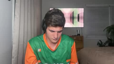 Snapshot of liam_gordineer chatting on July 2, 1:38 am Liam G The Freak online show from July 2, 1:38 am