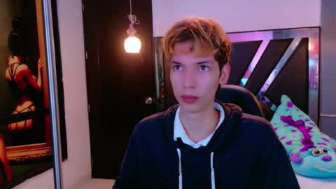 Snapshot of liam_green1 chatting on February 7, 12:20 pm liam_green1 online show from February 7, 12:20 pm