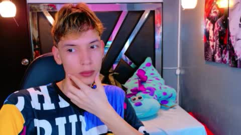 Snapshot of liam_green1 chatting on February 22, 1:20 pm liam_green1 online show from February 22, 1:20 pm