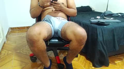 liam_k18 online show from December 7, 9:11 pm