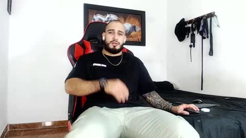 liam_k18 online show from December 8, 4:14 am