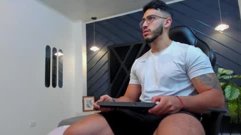 LIAM KLEIN online show from November 1, 11:12 am