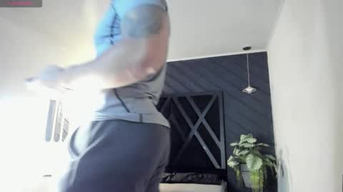 LIAM KLEIN online show from November 14, 11:09 am