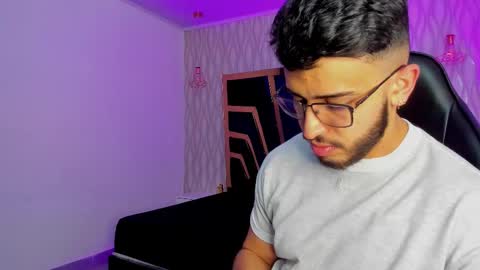 LIAM KLEIN online show from February 17, 11:18 am